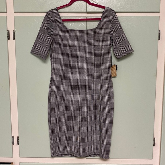 Popular Basics Dresses & Skirts - Popular Basics Houndstooth pattern Body Con Dress XL